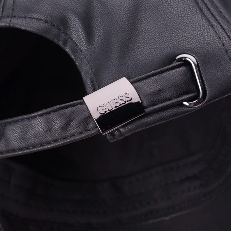 Καπέλο της GUESS  Αξεσουάρ