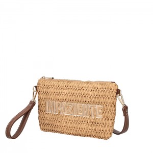 Mini τσάντα φάκελος Soley από raffia της Le Pandorine 