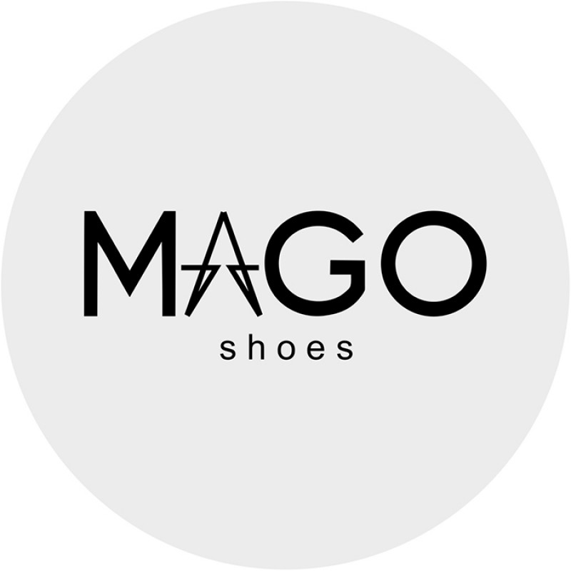 Δερμάτινη μπαλαρίνα με μπαρέτα της Mago  Παπούτσια
